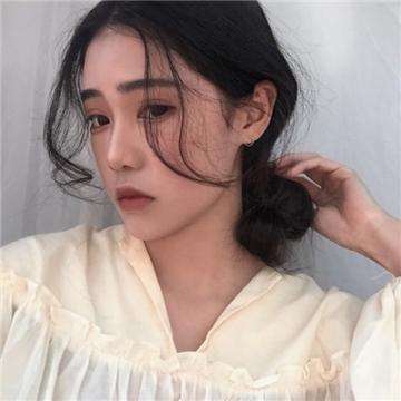 美国打击伊朗军事设施 特朗普称之为“轻轻一碰”